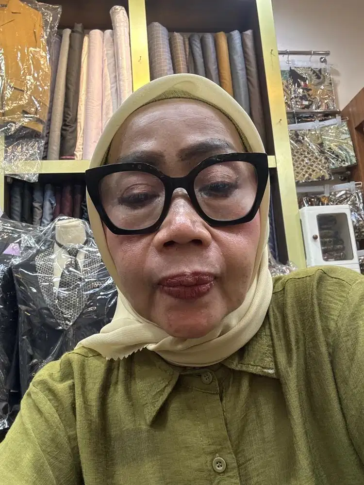Di butuh kan host live