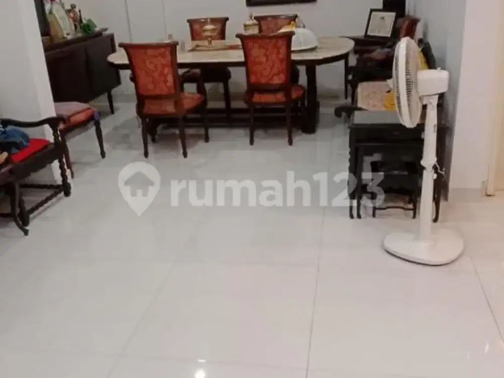 Bisa KPR, Rumah, 2 Lantai, SHM, Bebas Banjir