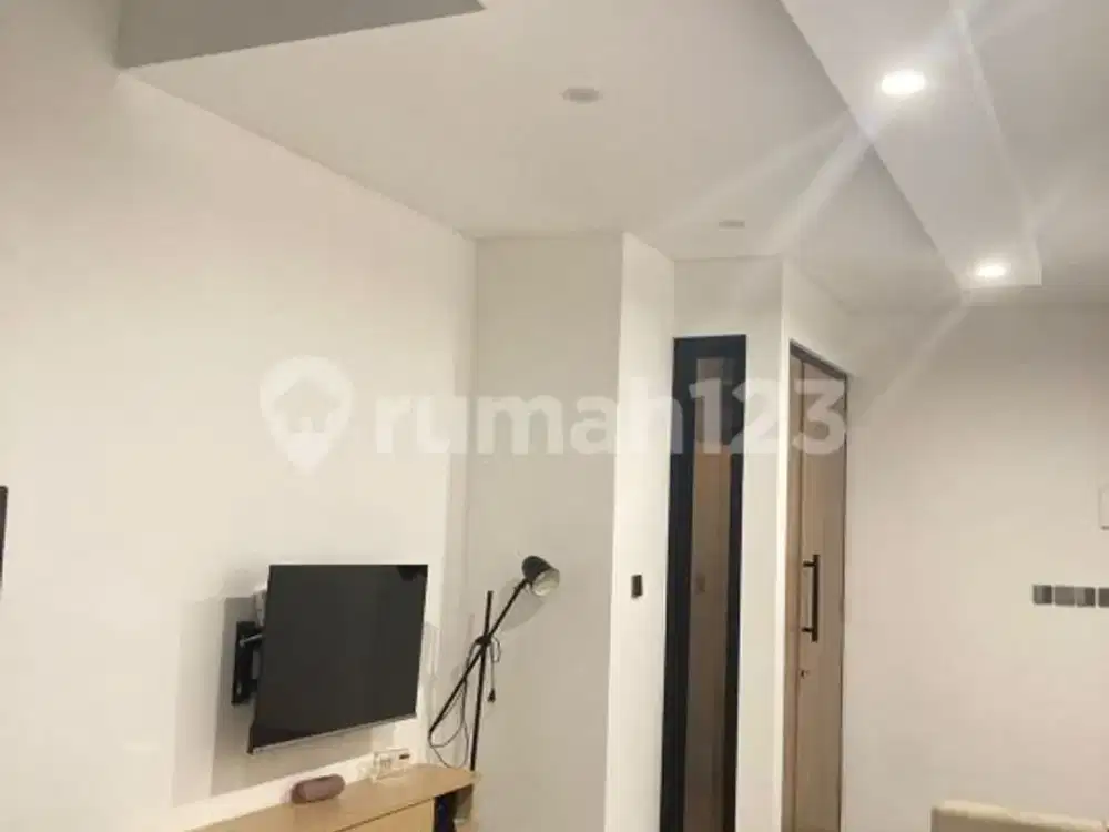 Rumah, 2 Lantai, SHM, Siap Huni