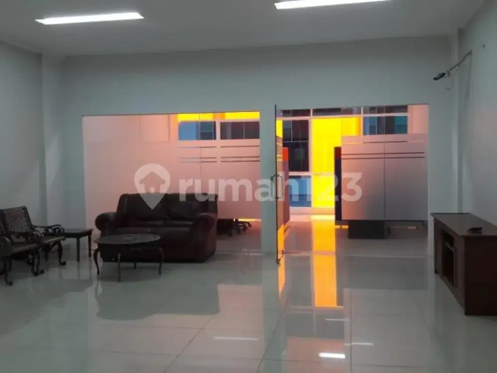 Bisa KPR, Ruko, 4 Lantai, SHM, Dekat Tempat Wisata, Bebas Banjir