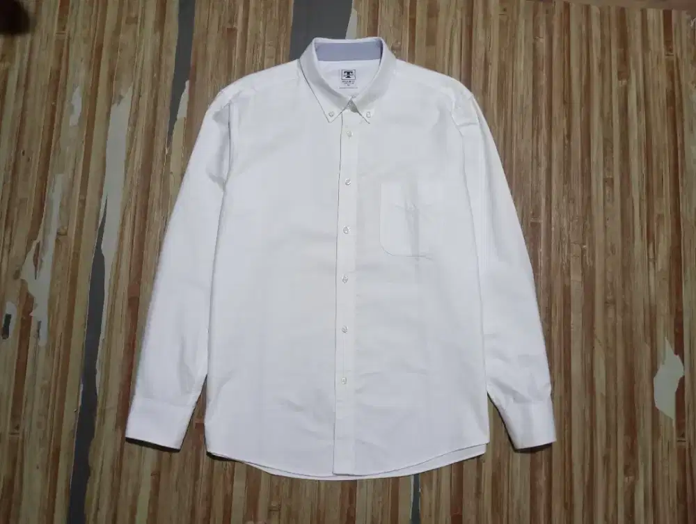 Kemeja OXFORD  .