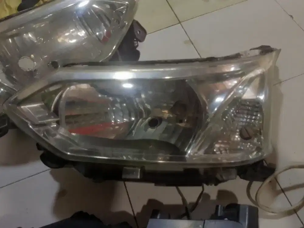 Headlamp avanza 2016 original