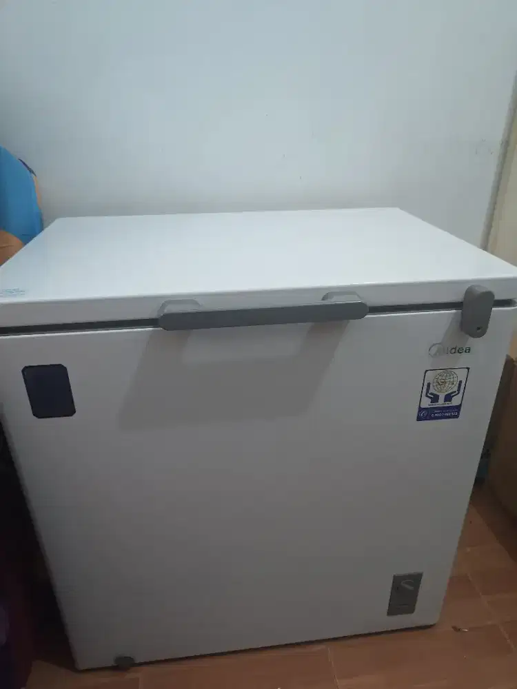 Freezer Box Midea Kapasitas 200 Liter