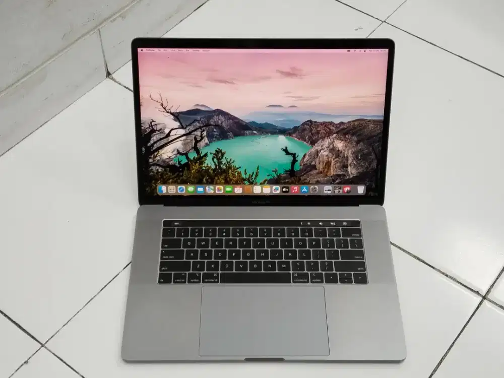 Jual cepat MacBook pro 2018 processor i9 ram 32gb SSD 1tb