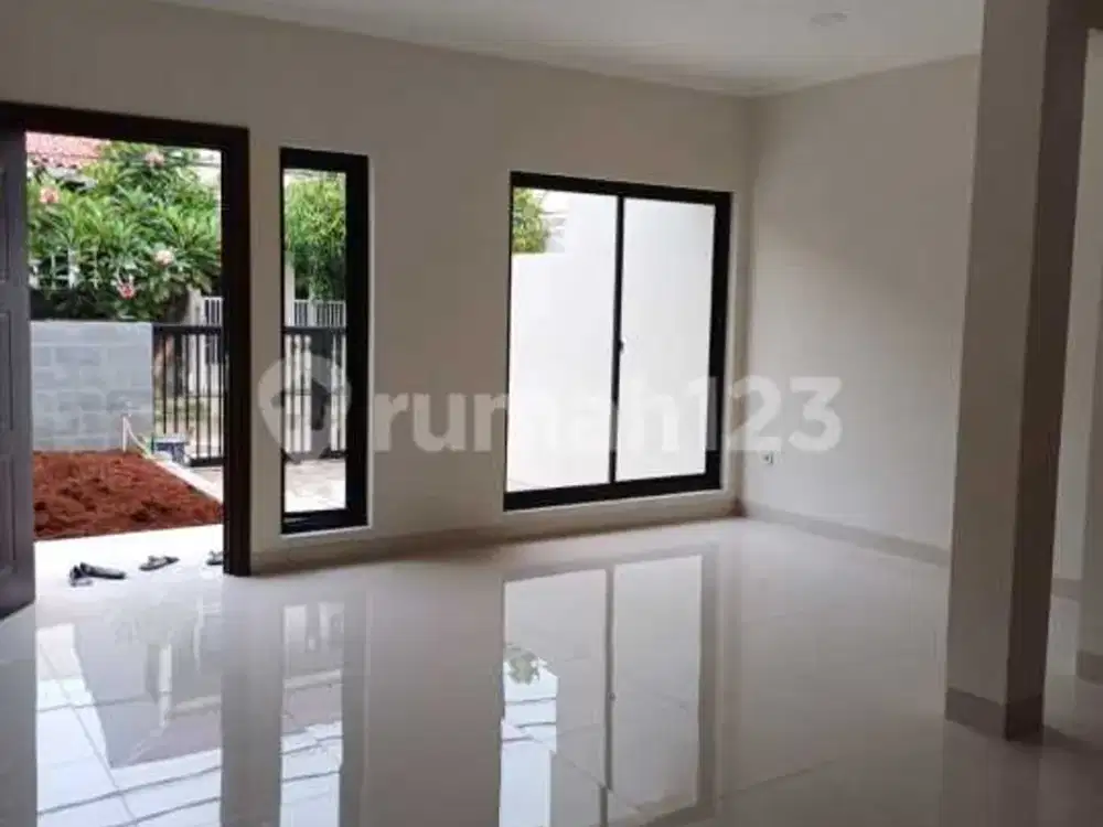 Rumah 2 Lantai Dekat Stasiun Kereta Api Bintaro Sektor 9 Nego