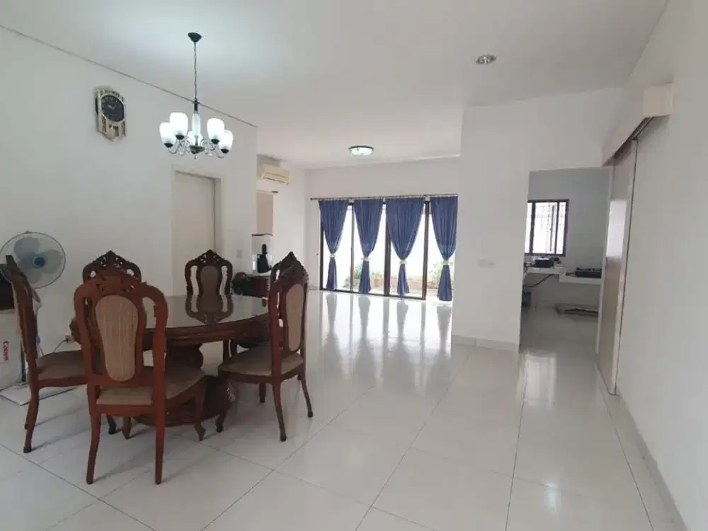 Jual Cepat Rumah 2 Lantai Cluster Terdepan JGC, Good Condition SHM