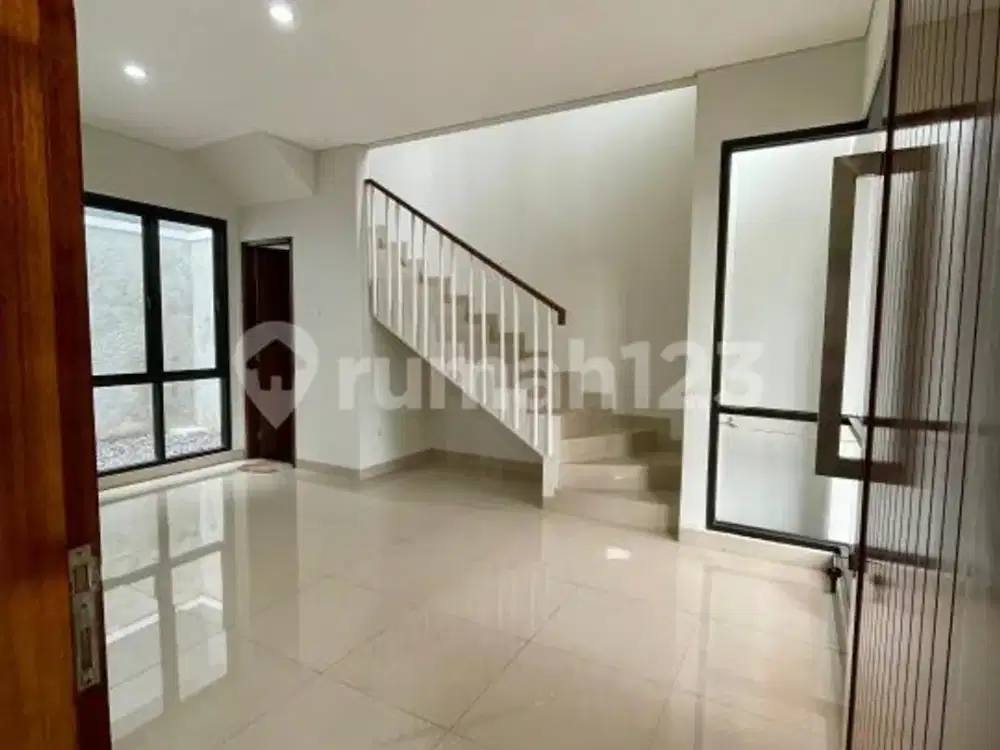 SEWA RUMAH 2 LANTAI – BINTARO Hanya5 MENIT ke BXC Mall