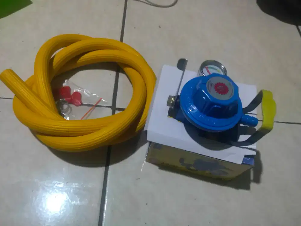 Di jual regulator dan selang masih baru belum pernah di pakai