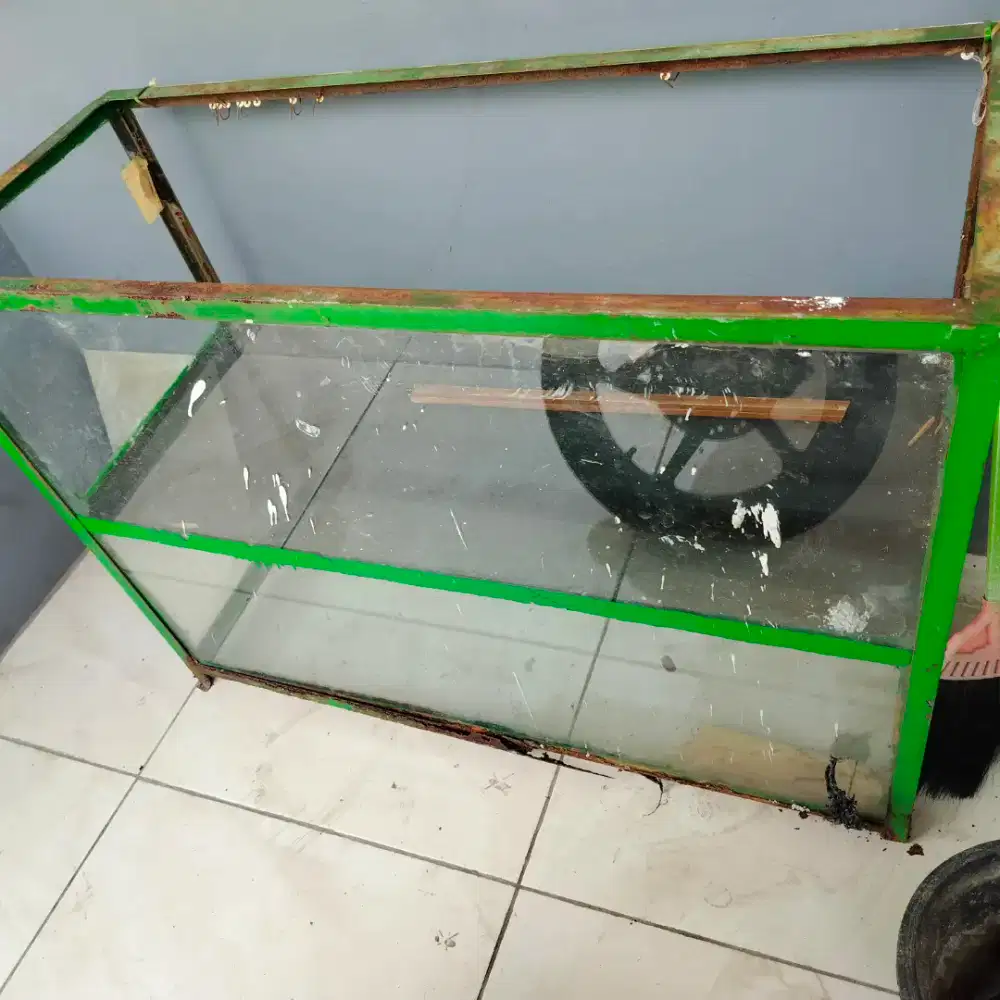 Etalase warteg kondisi masih bagus dijual murah aja