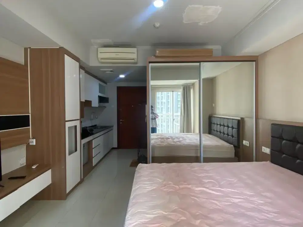 Disewakan unit apartemen studio royal mediterania garden, best view
