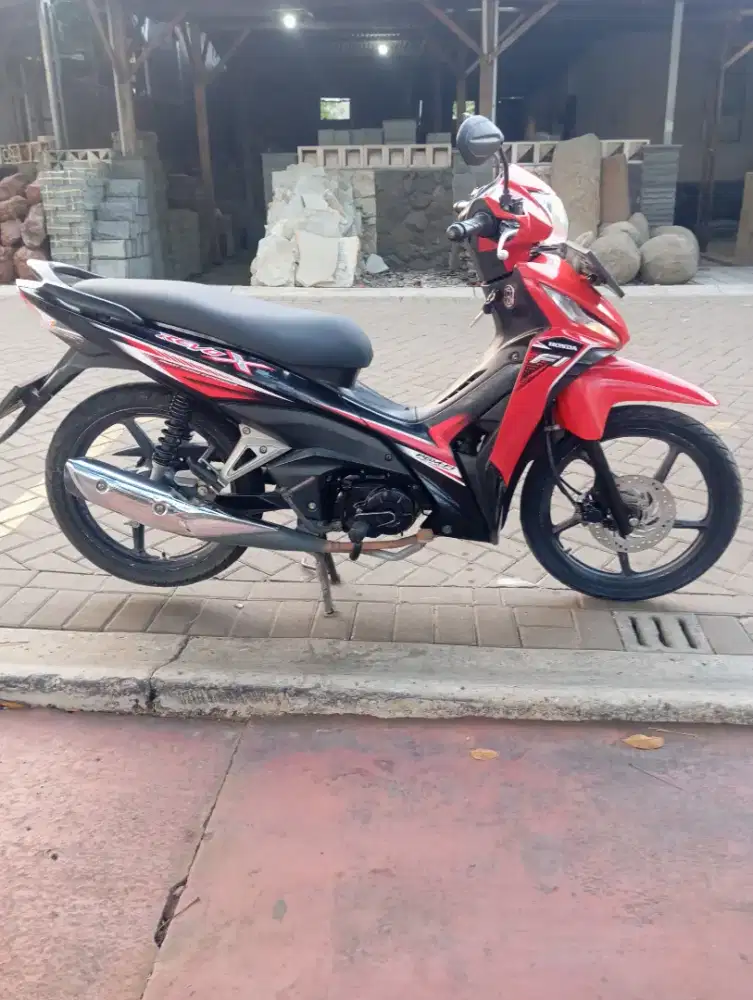 Honda Revo X CW Fi 2022 fulori mulus pajak super panjang 01-2028