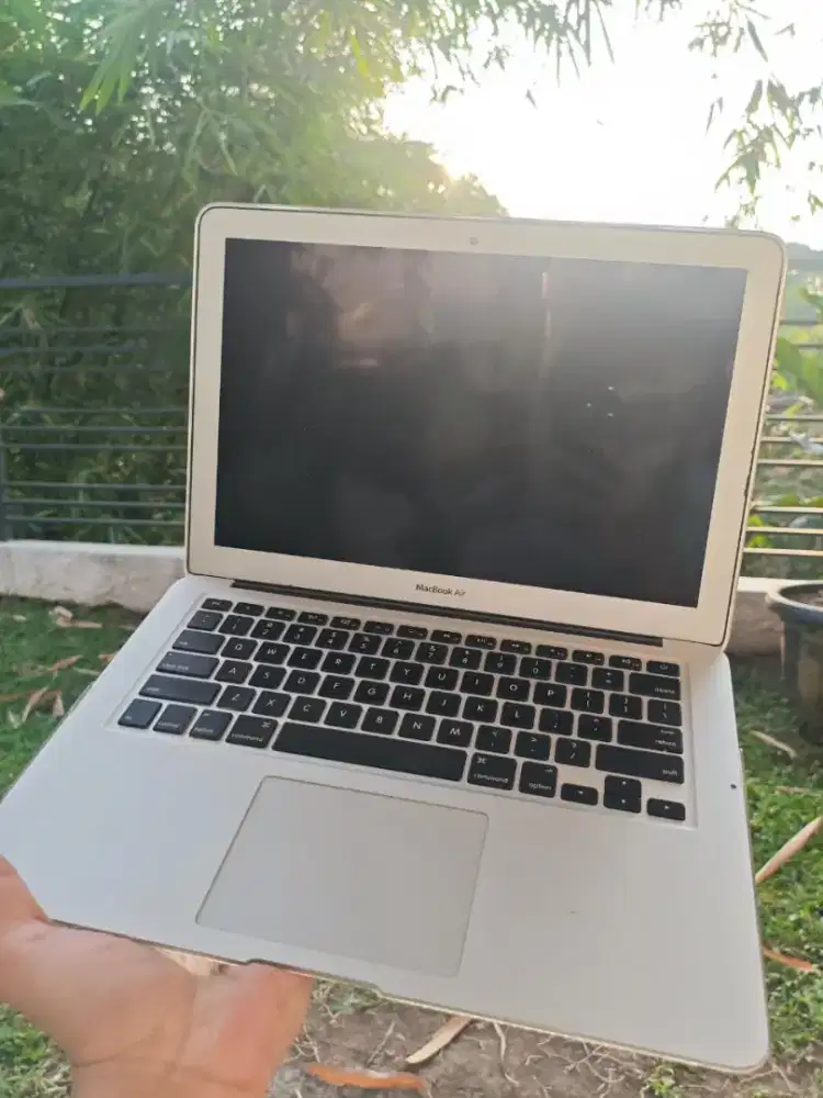 Jual MacBook Air 2017 Ori Pemakaian Pribadi No Minus.