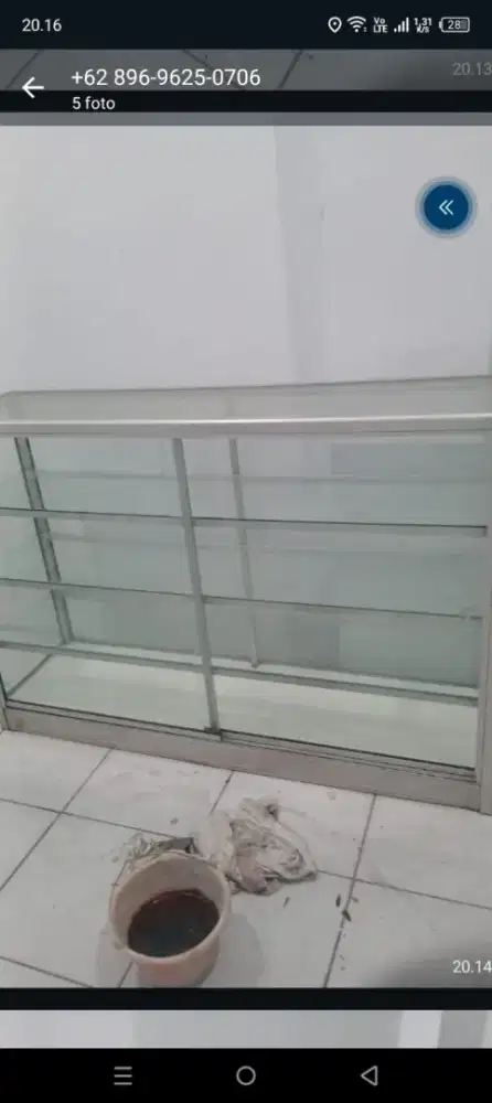 Etalase bekas kondisi sangat baik