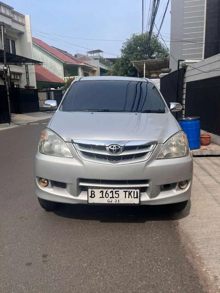 Toyota Avanza 2010 AT