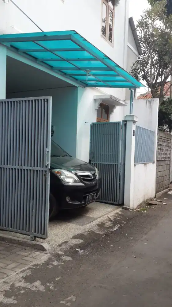 Disewakan  rumah tuk keluarga kecil di pusat kota
