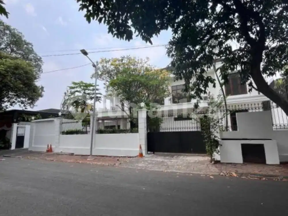 Rumah Luxury di Patra Kuningan, Rasuna Said Jaksel