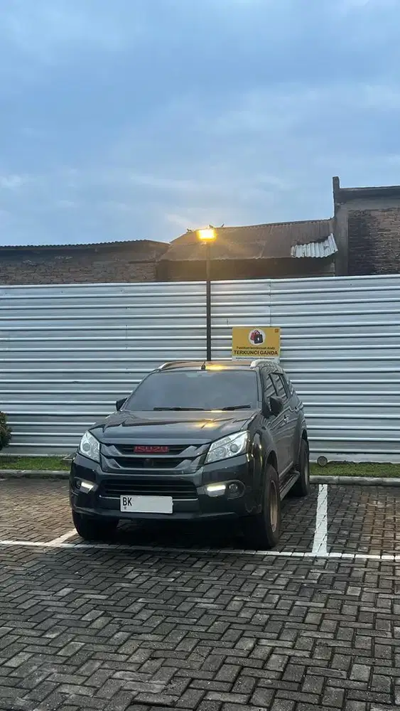 Isuzu Mux Barcode Solar