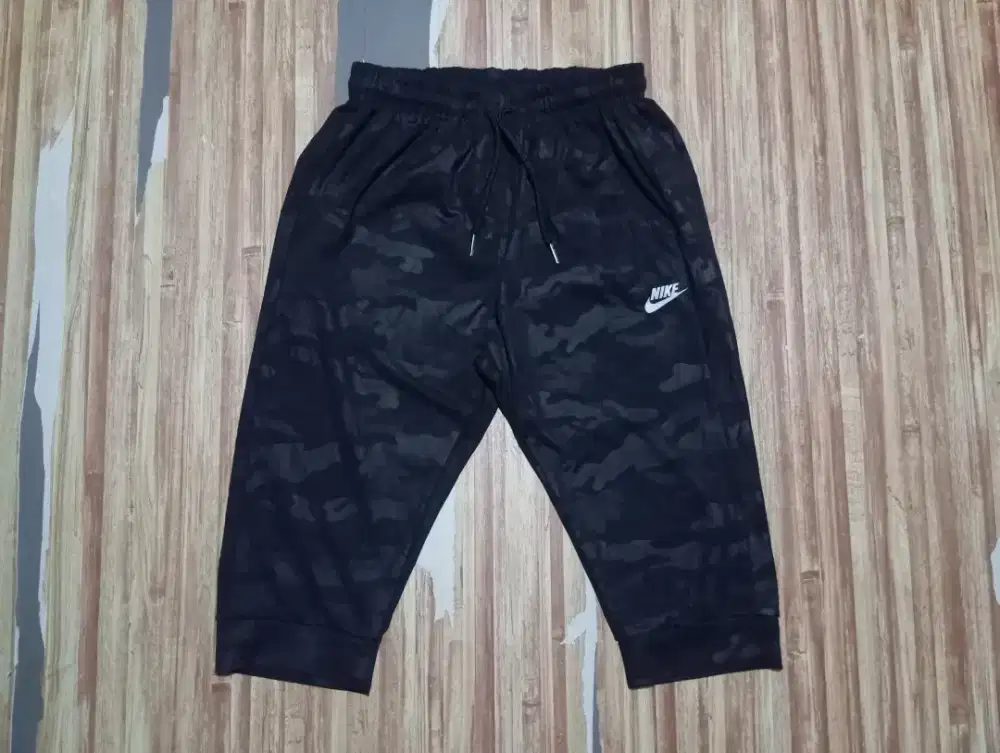 Celana joger nike.