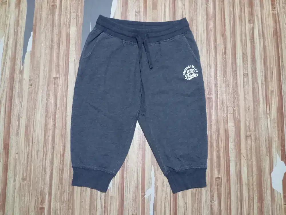 Celana joger dickies.