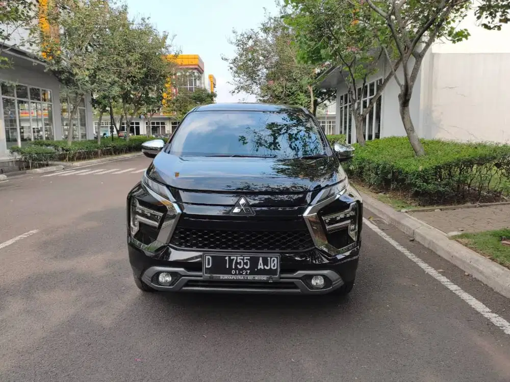 Mitsubishi xpander ultimate matic 2021 hitam