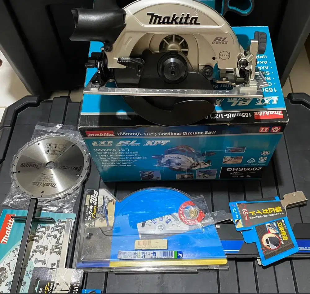 Makita Circulaw saw 6 inch DHS660Z