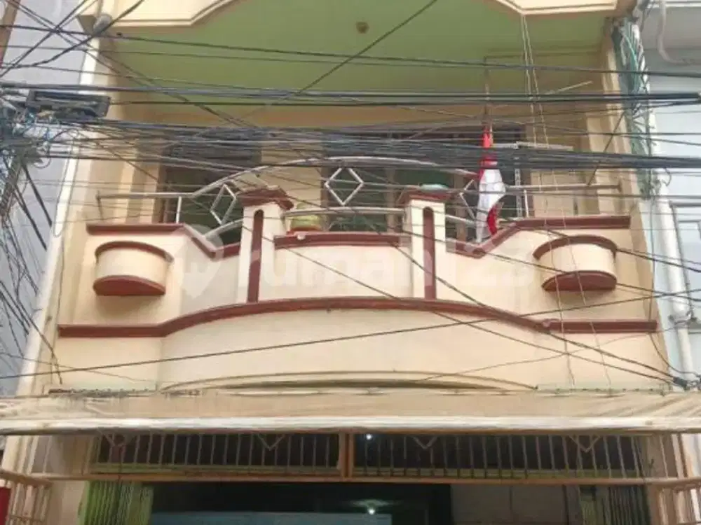 Rumah Jembatan Lima 3 Lantai Cocok untuk Tinggal dan Usaha