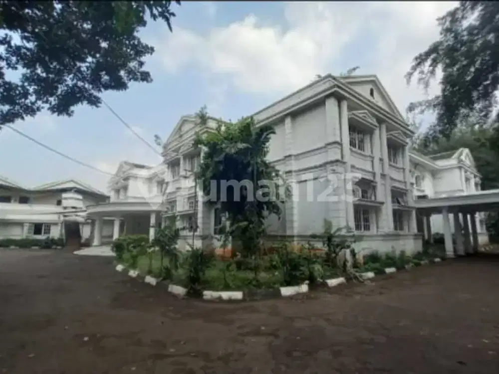 Tanah dan Bangunan Kemang Timur Luas 1Ha Ex Sekolah