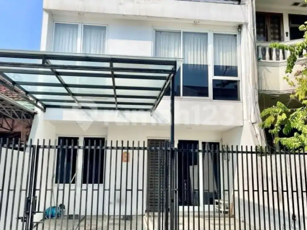 Rumah Intercon Kebon Jeruk 6X18 Bagus Siap Huni