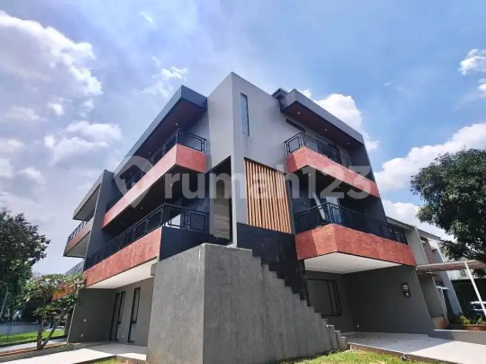 Rumah Alam Sutera 14,6X 17 Hoek Brand New Private Lift Bagus