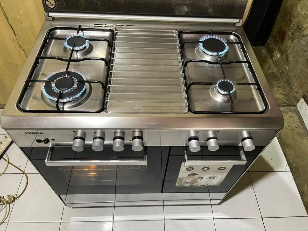 Kompor modena oven (freestanding)