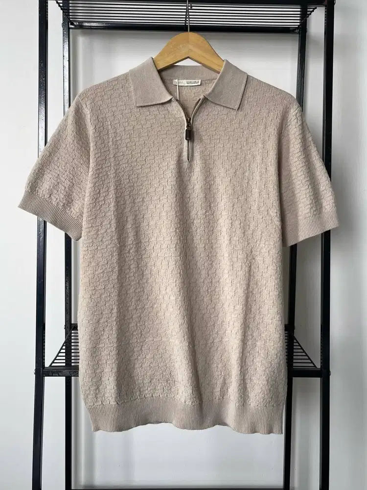 ZARA REGULER FIT KNIT TEXTURED WEAVE ZIP POLO BEIGE (M-L)