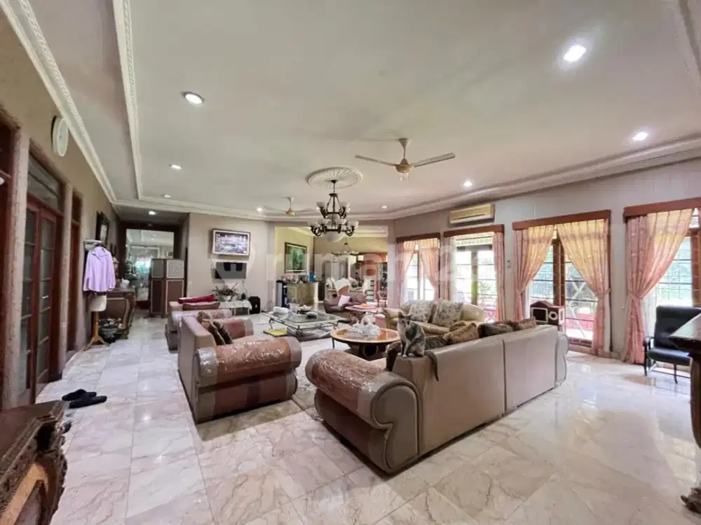 Rumah SHM Dekat Kemang di Pejaten Raya, Jakarta Selatan