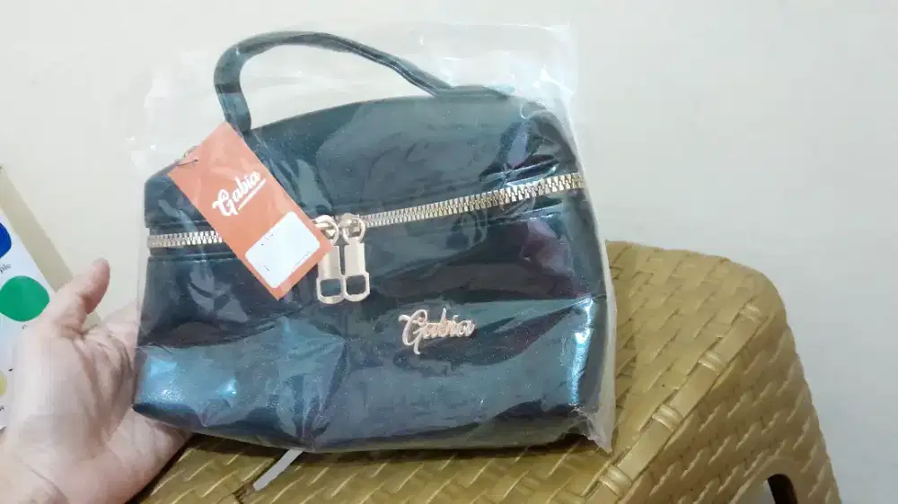 GABIA -SLING BAG