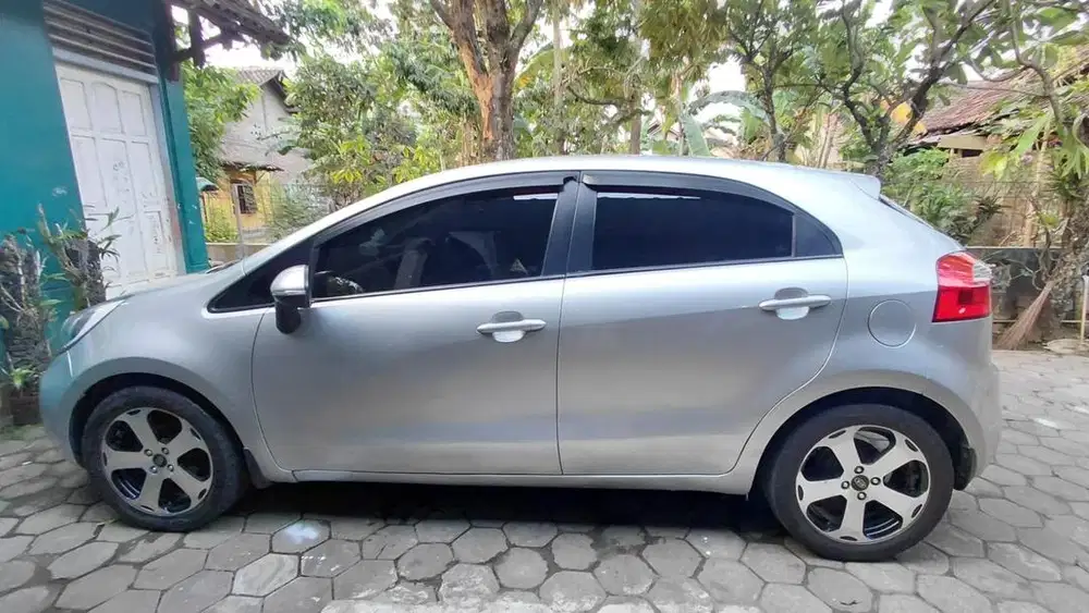Mobiil Kia Rio 2012 AB