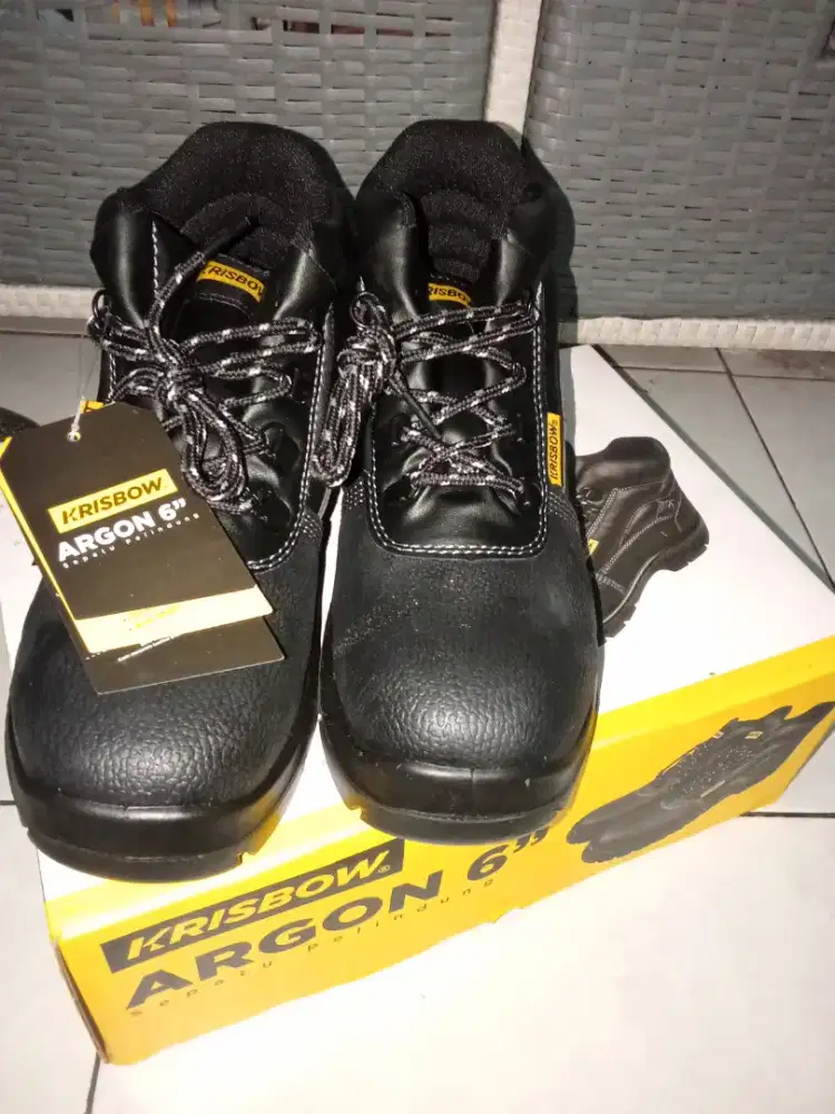 Sepatu safety krisbow