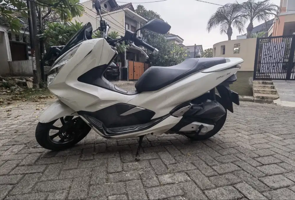Dijual Honda PCX 2018 ABS Warna Putih