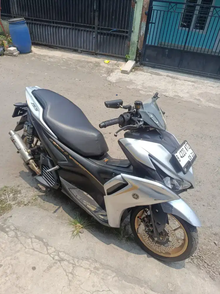 Yamaha aerox connected ABS silver