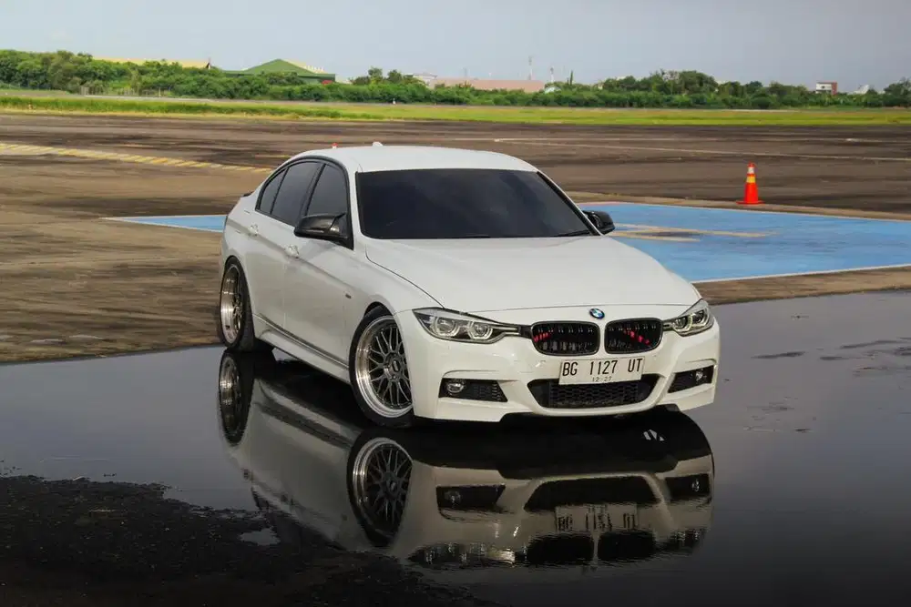 Bmw F30 320i Lci 2016