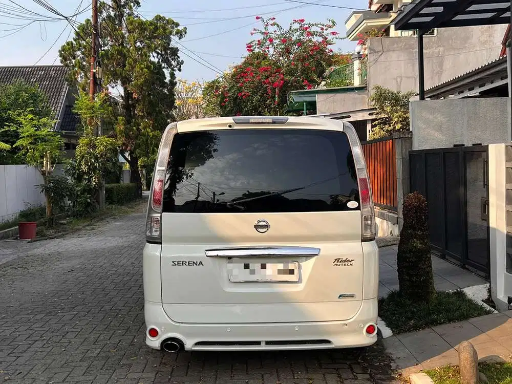 Nissan Serena 2010 Bensin