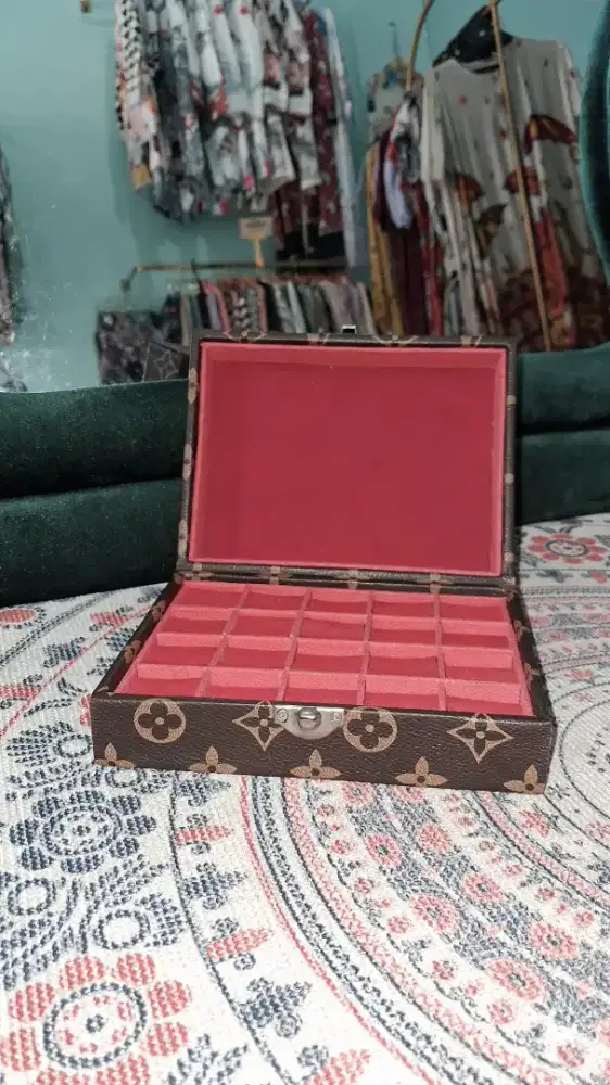 Box accesories/ perhiasan