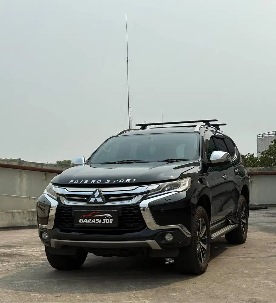 Mitsubishi Pajero Sport 2.4L Dakar 4x2 AT 2018 Hitam KM 104 rb