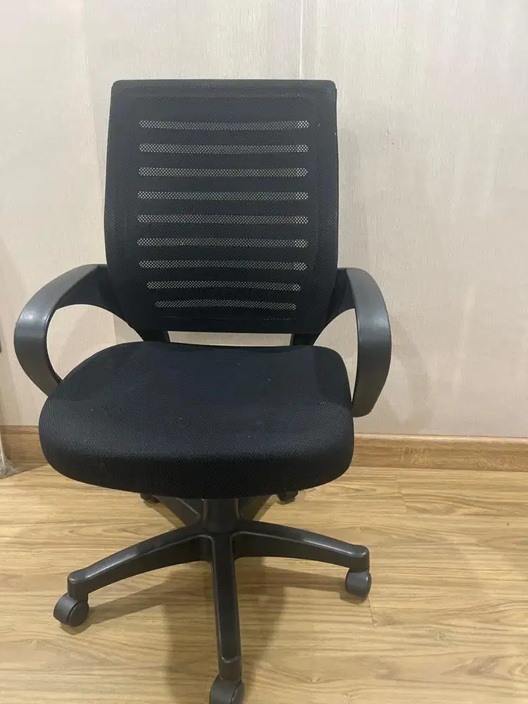 Kursi kantor,lemari dan meja