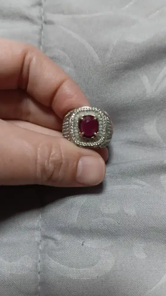 Batu permata ruby