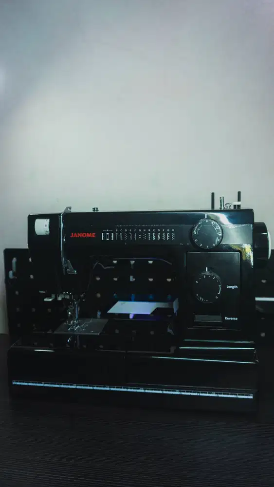 Mesin Jahit Portable Janome HD1000 Black Edition (Heavy Duty)