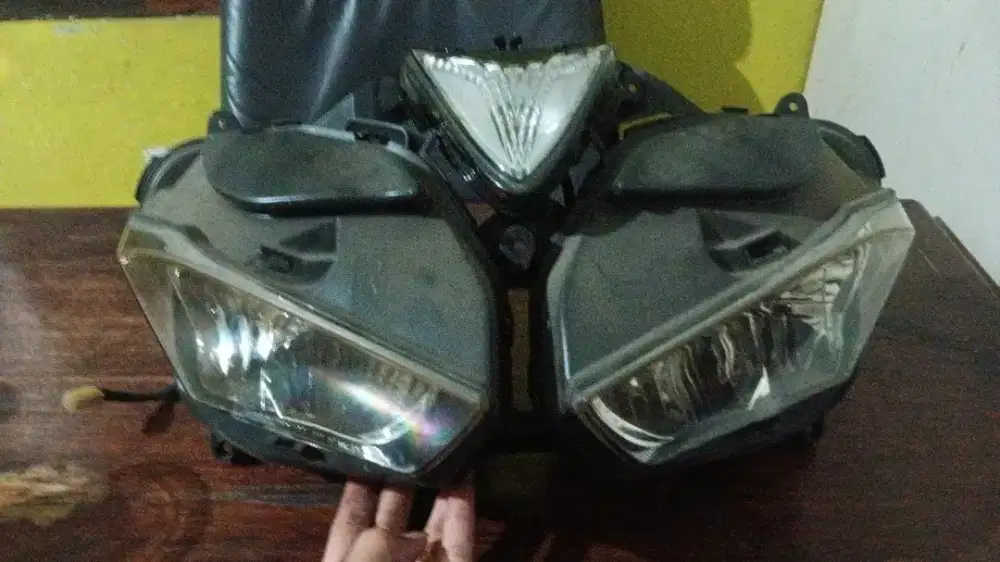 Head lamp yamaha r25