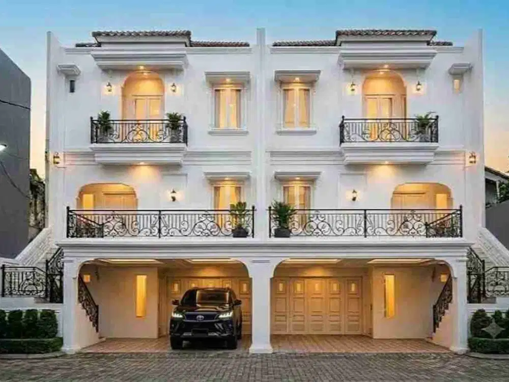 DIJUAL CEPAT! Rumah Mewah Classic Modern 3 Lantai + Private Pool di Jagakarsa