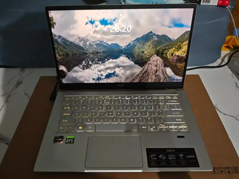 Laptop Acer Swift X / Ryzen 5 5600U - RTX 3050 4GB