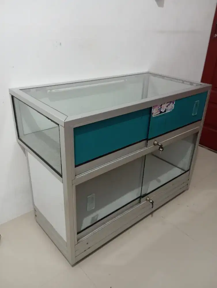 Etalase konter HP