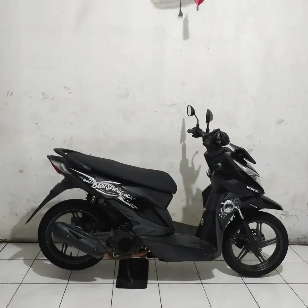 Honda Beat Street 2017 Bagus lengkap Mesin Cakep
