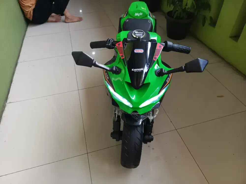 Dijual mainan motor aki anak